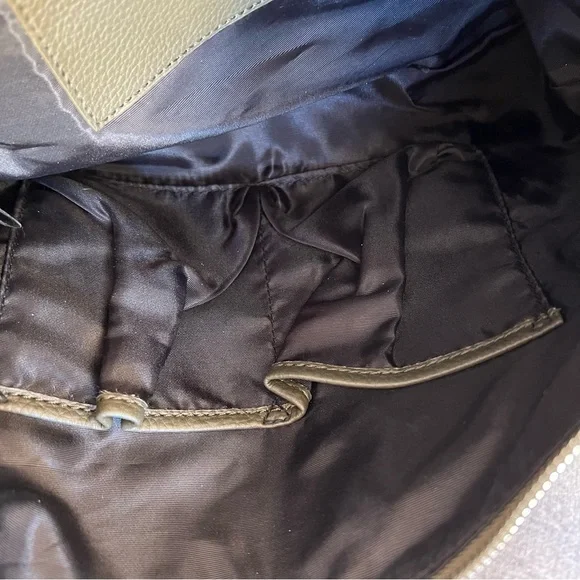 Sanctuary Olive Green Pebbled Leather Top Zip Crossbody Shoulder Bag - Picture 12 of 12